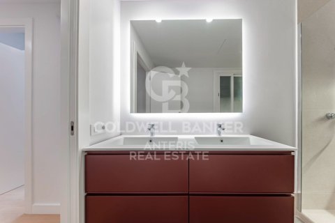 Apartamento de 3 dormitorios en venta en Barcelona, Cataluña, Spain № 7841 - foto 12