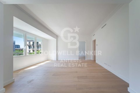 Apartamento de 3 dormitorios en venta en Barcelona, Cataluña, Spain № 7841 - foto 27