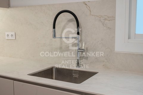 Apartamento de 3 dormitorios en venta en Barcelona, Cataluña, Spain № 7841 - foto 23
