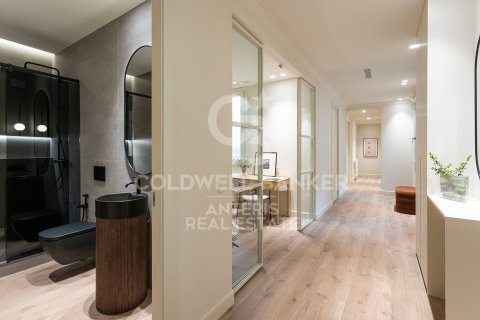 Apartamento de 203 m² en venta en Barcelona, Cataluña, Spain № 7844 - foto 16