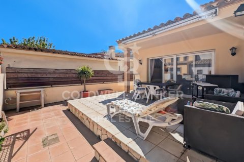Сasa de 3 dormitorios en venta en Pau, Gerona, Cataluña, Spain № 7840 - foto 4