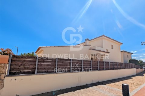 Сasa de 3 dormitorios en venta en Pau, Gerona, Cataluña, Spain № 7840 - foto 17