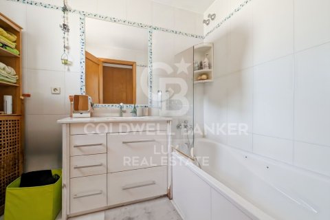Сasa de 3 dormitorios en venta en Pau, Gerona, Cataluña, Spain № 7840 - foto 11