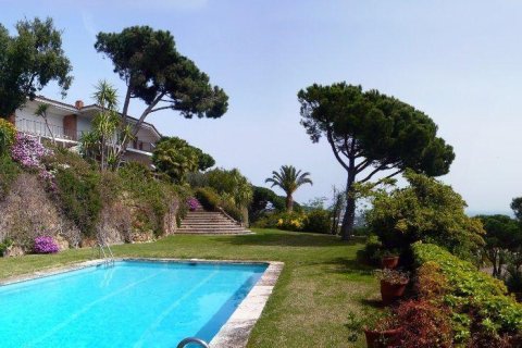 Сasa de 13 dormitorios en venta en Platja D'aro, Gerona, Cataluña, Spain № 1750 - foto 3