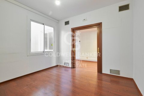 Apartamento en venta en Barcelona, Cataluña, Spain № 6025 - foto 5