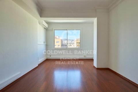 Apartamento en venta en Barcelona, Cataluña, Spain № 6025 - foto 11