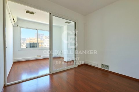 Apartamento en venta en Barcelona, Cataluña, Spain № 6025 - foto 8