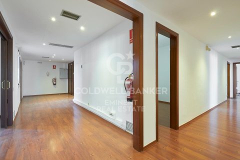 Apartamento en venta en Barcelona, Cataluña, Spain № 6025 - foto 24
