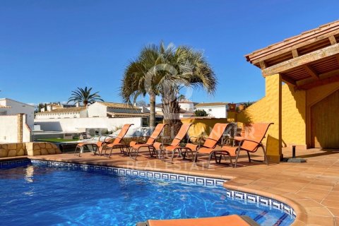 Сasa de 7 dormitorios en venta en Empuriabrava, Gerona, Cataluña, Spain № 6026 - foto 16