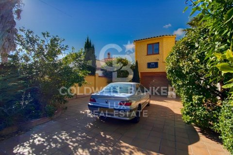 Сasa de 7 dormitorios en venta en Empuriabrava, Gerona, Cataluña, Spain № 6026 - foto 15