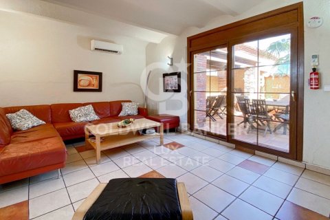 Сasa de 7 dormitorios en venta en Empuriabrava, Gerona, Cataluña, Spain № 6026 - foto 6