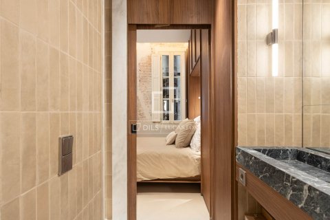 Apartamento de 2 dormitorios en venta en Barcelona, Cataluña, Spain № 4061 - foto 24