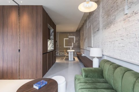Ático de 2 dormitorios en venta en Barcelona, Cataluña, Spain № 4063 - foto 10