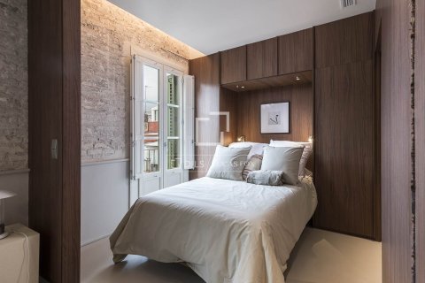 Ático de 2 dormitorios en venta en Barcelona, Cataluña, Spain № 4063 - foto 11