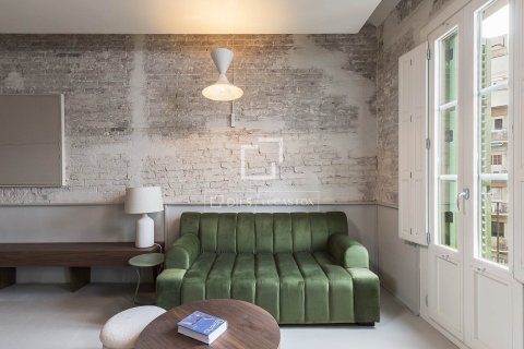 Ático de 2 dormitorios en venta en Barcelona, Cataluña, Spain № 4063 - foto 8