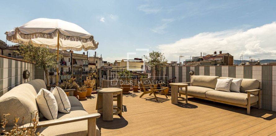 Ático de 2 dormitorios en venta en Barcelona, Cataluña, Spain № 4063