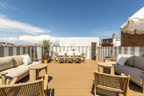 Ático de 2 dormitorios en venta en Barcelona, Cataluña, Spain № 4063 - foto 3