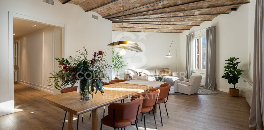 Apartamento de 4 dormitorios en venta en Barcelona, Cataluña, Spain № 5632