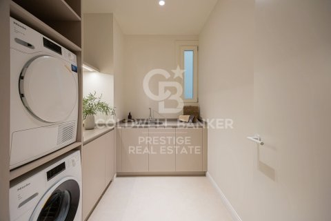 Apartamento de 4 dormitorios en venta en Barcelona, Cataluña, Spain № 5632 - foto 27