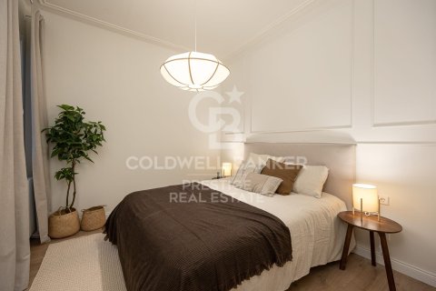 Apartamento de 4 dormitorios en venta en Barcelona, Cataluña, Spain № 5632 - foto 14