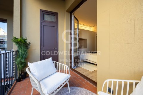Apartamento de 4 dormitorios en venta en Barcelona, Cataluña, Spain № 5632 - foto 11