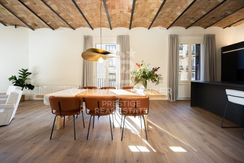 Apartamento de 4 dormitorios en venta en Barcelona, Cataluña, Spain № 5632 - foto 5