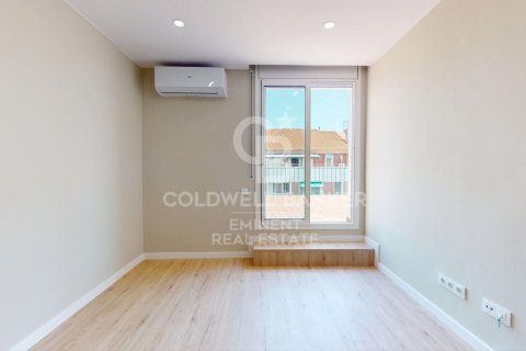 Ático de 3 dormitorios en venta en Barcelona, Cataluña, Spain № 5633 - foto 10