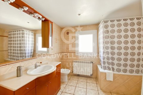 Сasa de 3 dormitorios en venta en L'Escala, Gerona, Cataluña, Spain № 5634 - foto 12