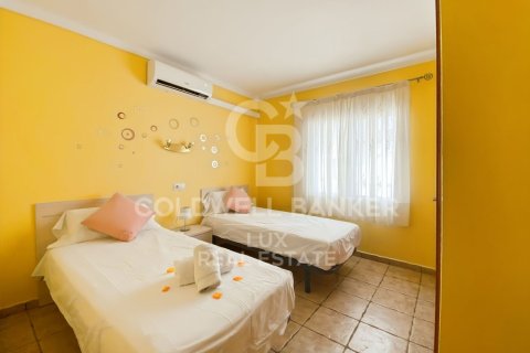 Сasa de 3 dormitorios en venta en L'Escala, Gerona, Cataluña, Spain № 5634 - foto 14