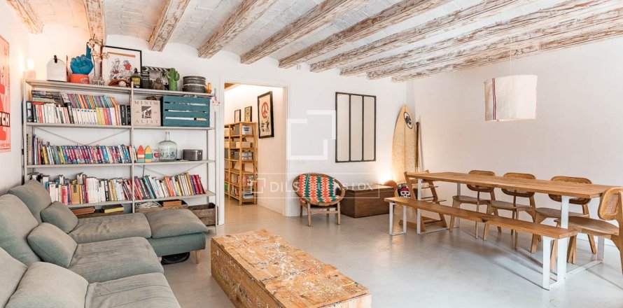 Apartamento de 3 dormitorios en venta en Barcelona, Cataluña, Spain № 6430