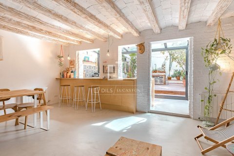 Apartamento de 3 dormitorios en venta en Barcelona, Cataluña, Spain № 6430 - foto 2