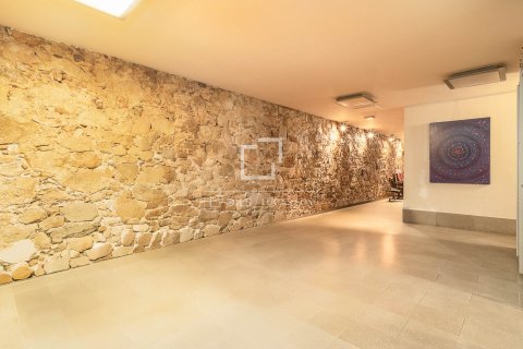 Apartamento de 2 dormitorios en venta en Barcelona, Cataluña, Spain № 6424 - foto 24