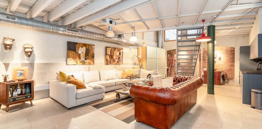 Apartamento de 2 dormitorios en venta en Barcelona, Cataluña, Spain № 6424