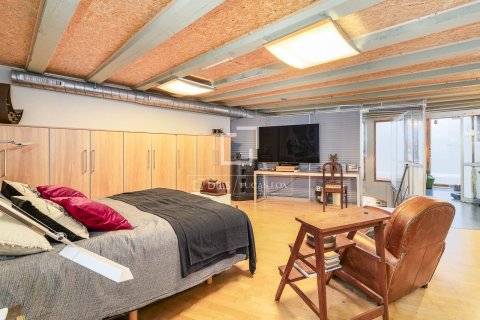 Apartamento de 2 dormitorios en venta en Barcelona, Cataluña, Spain № 6424 - foto 8