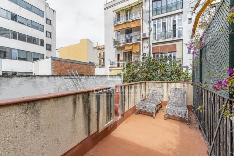 Apartamento de 2 dormitorios en venta en Barcelona, Cataluña, Spain № 6424 - foto 28