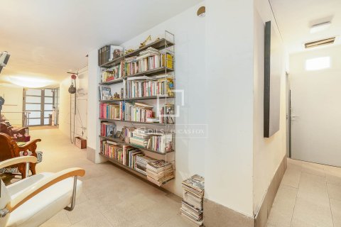 Apartamento de 2 dormitorios en venta en Barcelona, Cataluña, Spain № 6424 - foto 15