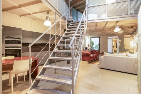 Apartamento de 2 dormitorios en venta en Barcelona, Cataluña, Spain № 6424 - foto 5