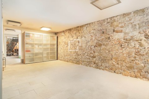 Apartamento de 2 dormitorios en venta en Barcelona, Cataluña, Spain № 6424 - foto 23