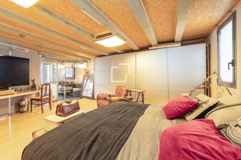 Apartamento de 2 dormitorios en venta en Barcelona, Cataluña, Spain № 6424 - foto 10