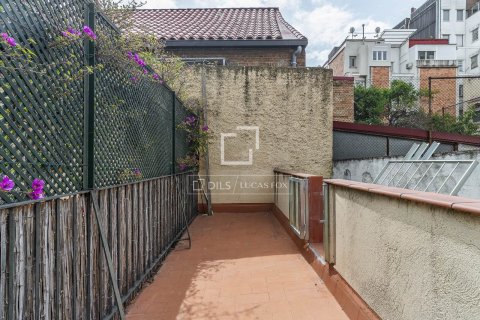 Apartamento de 2 dormitorios en venta en Barcelona, Cataluña, Spain № 6424 - foto 26