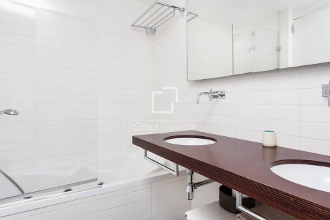 Ático de 4 dormitorios en venta en Barcelona, Cataluña, Spain № 6426 - foto 30