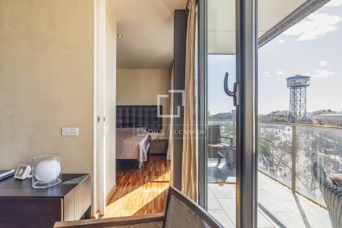 Ático de 4 dormitorios en venta en Barcelona, Cataluña, Spain № 6426 - foto 24