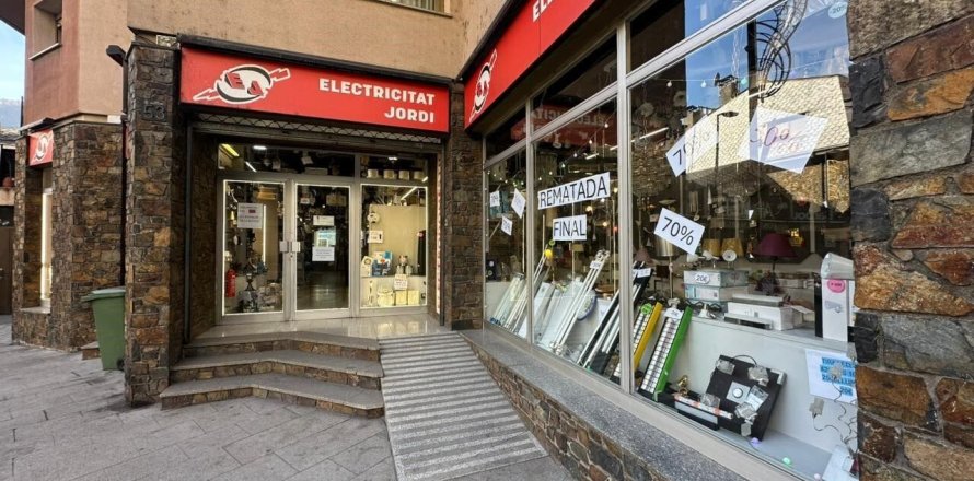 Propiedad comercial de 490 m² en alquiler en Principado De Andorra (Ninguna Poblacion Tiene C.P.), Lérida, Cataluña, Spain № 5264