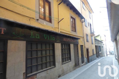 Propiedad comercial de 850 m² en venta en Puigcerda, Gerona, Cataluña, Spain № 4837 - foto 16