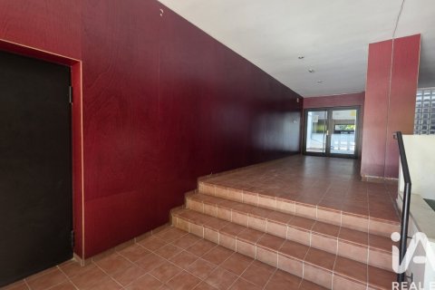 Apartamento de 3 dormitorios en venta en Girona, Gerona, Cataluña, Spain № 4839 - foto 13
