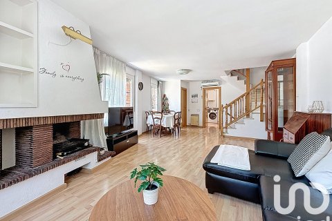 Casa adosada de 5 dormitorios en venta en El Masnou, Barcelona, Cataluña, Spain № 4835 - foto 27