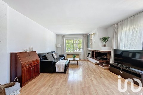 Casa adosada de 5 dormitorios en venta en El Masnou, Barcelona, Cataluña, Spain № 4835 - foto 25