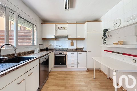 Casa adosada de 5 dormitorios en venta en El Masnou, Barcelona, Cataluña, Spain № 4835 - foto 6