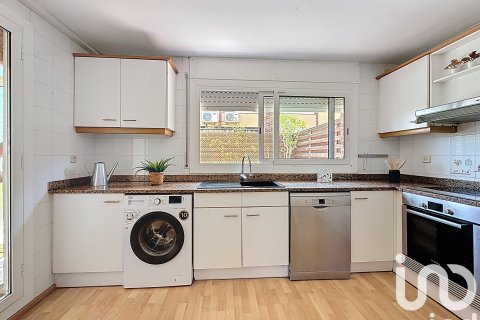 Casa adosada de 5 dormitorios en venta en El Masnou, Barcelona, Cataluña, Spain № 4835 - foto 7