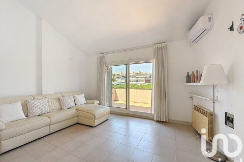 Casa adosada de 5 dormitorios en venta en El Masnou, Barcelona, Cataluña, Spain № 4835 - foto 22